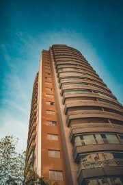 gallery/pexels-lucas-pezeta-2100678